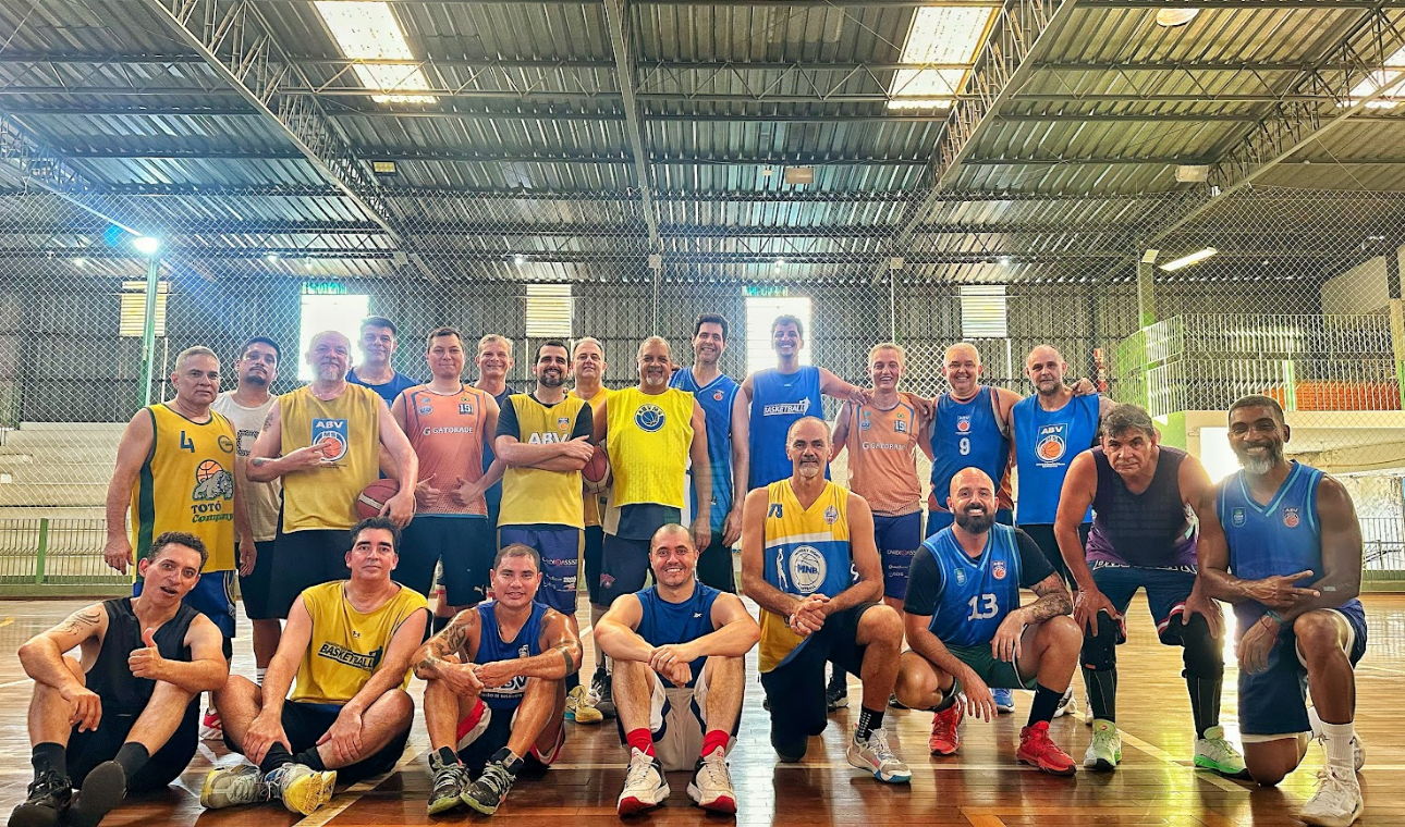 Jogadores em quadra